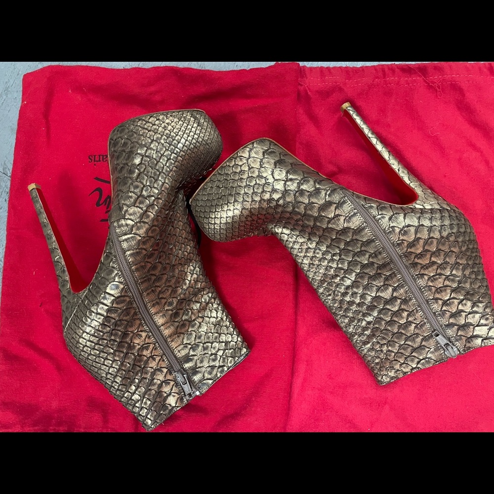 Super cute python booties - Picture 2 of 5